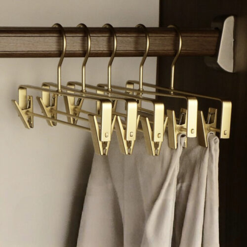 Bulk clip pant hangers for retail apparel orders