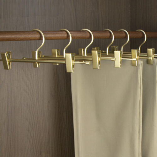 Bulk trouser hangers with clips before shipment