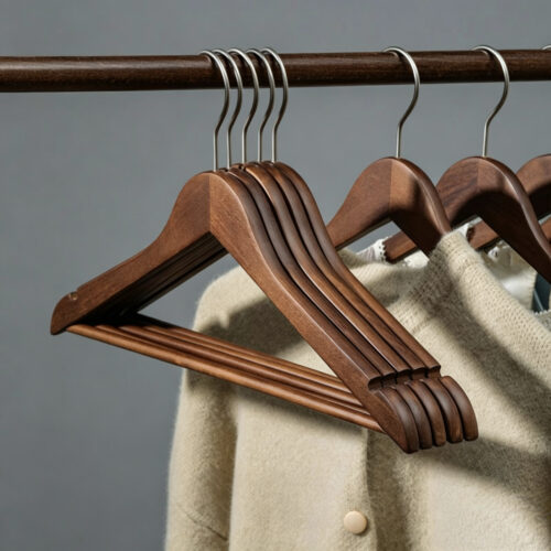 Custom color wooden hangers for fashion packaging