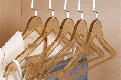 Plastic hangers for bulk retail store supply
